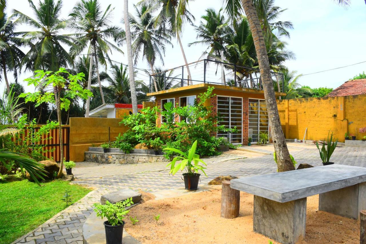 Ocean Caves, Balapitiya Bed & Breakfast Exterior photo